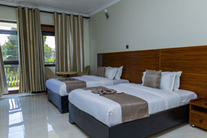 TWIN ROOM